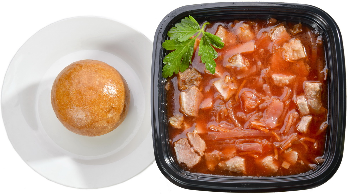 Borshh-Ukrainskij-s-myasom-i-pampushkoj